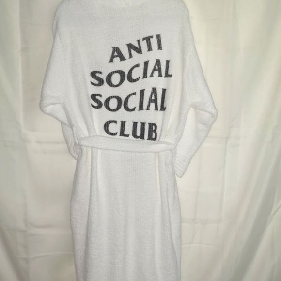 Anti Social Club Robe - Picture 7 of 8